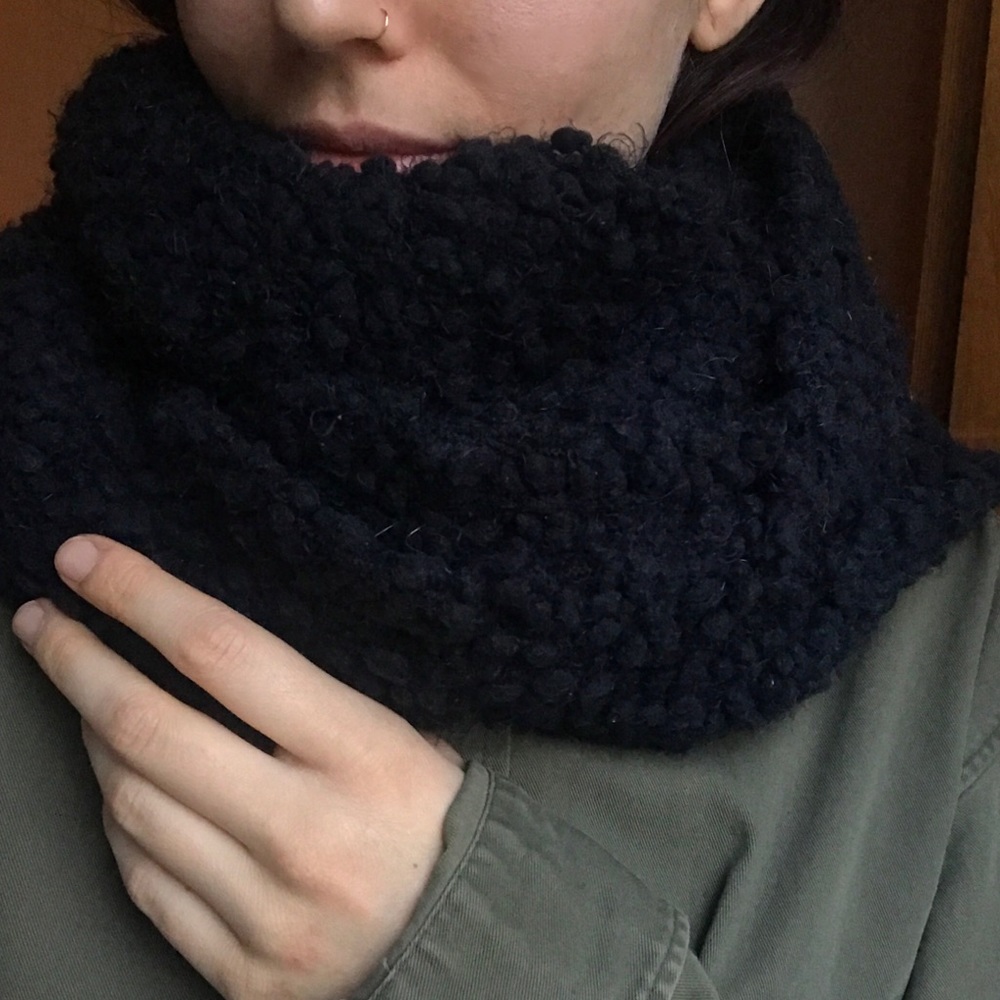 black chunky knitted scarf